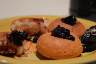 Šišky (shishki) or mini-doughnuts with jam